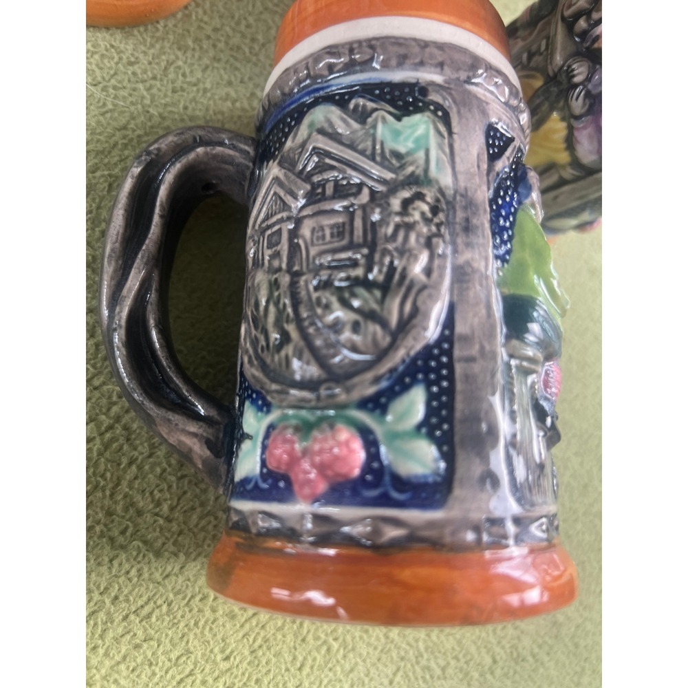 vtg‎ beer steins 8 pcs. 5" tall all same design mint condition retro